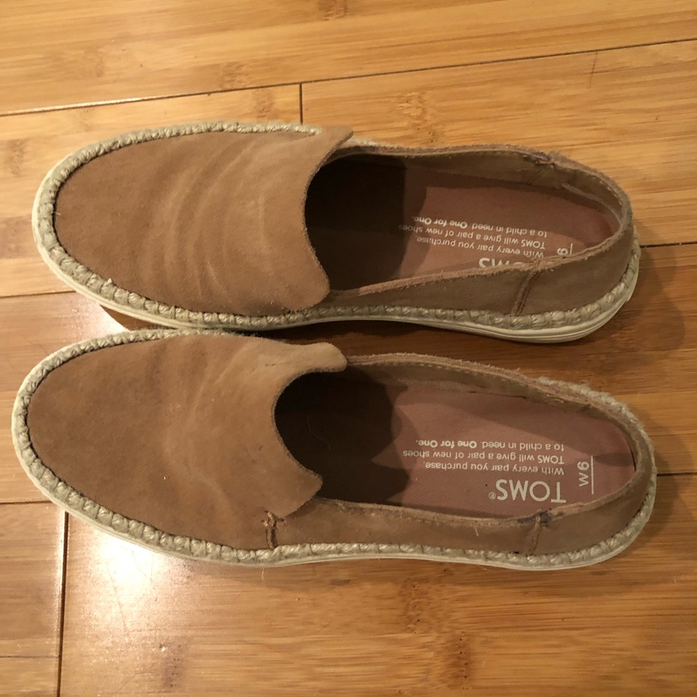 Toms Shoes - size 6
